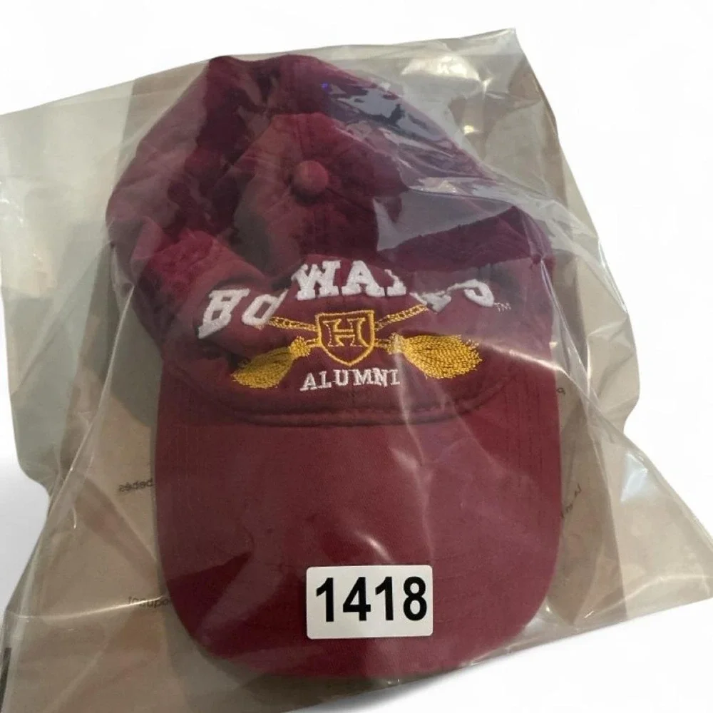 Harry Potter Hogwarts Alumni Cap Unisex OSFM Burgundy Good Embroidered Hat
